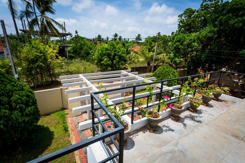 Dayanithi Guest House จาฟนา ภายนอก รูปภาพ