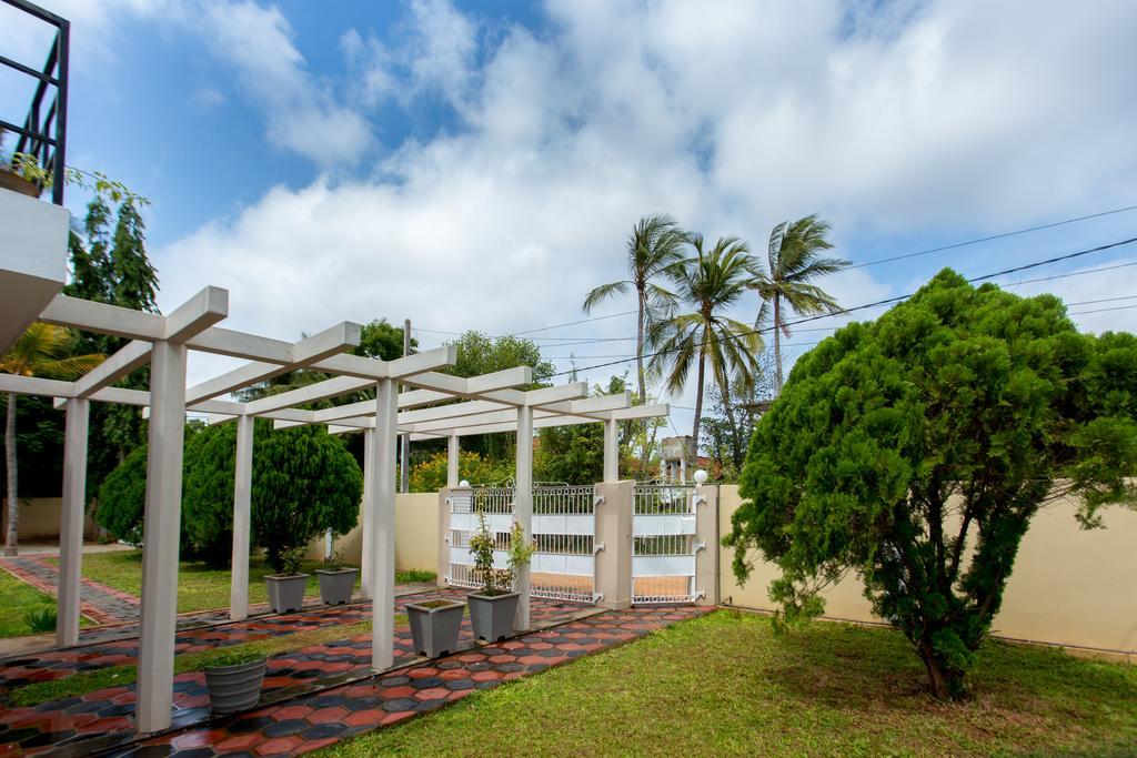 Dayanithi Guest House จาฟนา ภายนอก รูปภาพ