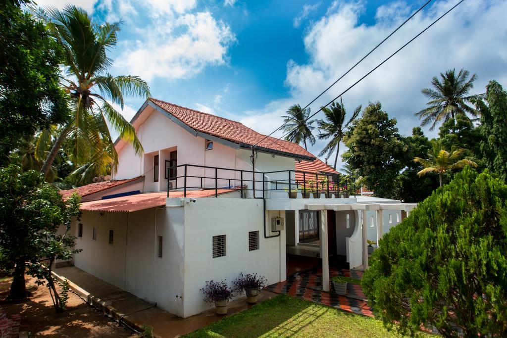 Dayanithi Guest House จาฟนา ภายนอก รูปภาพ