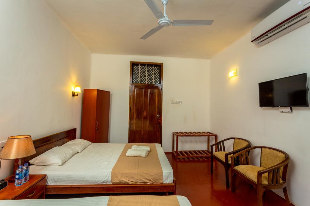 Dayanithi Guest House จาฟนา ภายนอก รูปภาพ