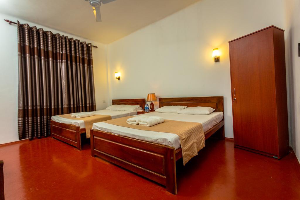 Dayanithi Guest House จาฟนา ภายนอก รูปภาพ